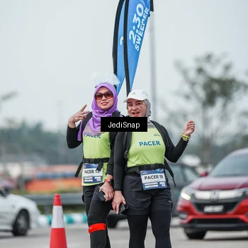 Runner Photo 7556649
