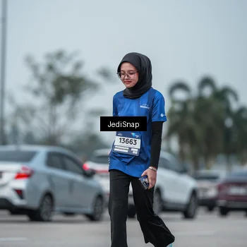 Runner Photo 7556675