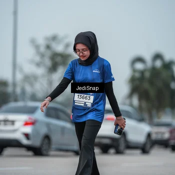 Runner Photo 7556677