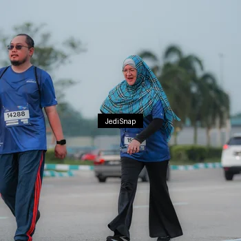 Runner Photo 7556688