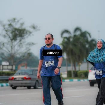Runner Photo 7556692