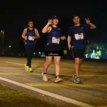 Runner Photo 7557000