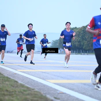 Runner Photo 7557063