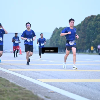 Runner Photo 7557065