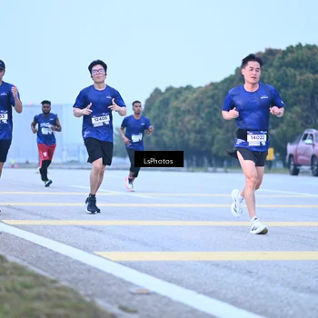 Runner Photo 7557066