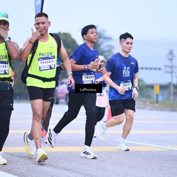 Runner Photo 7557119