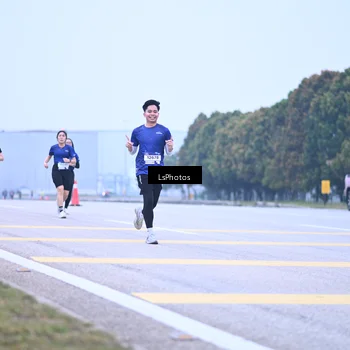 Runner Photo 7557128