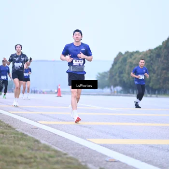 Runner Photo 7557185