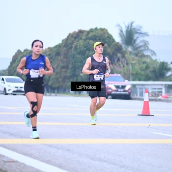 Runner Photo 7557374