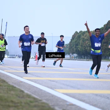 Runner Photo 7557577