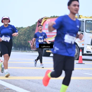 Runner Photo 7557675