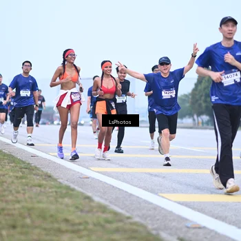 Runner Photo 7558013