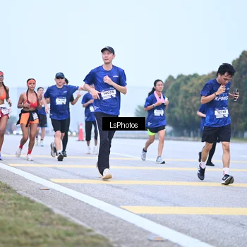 Runner Photo 7558017