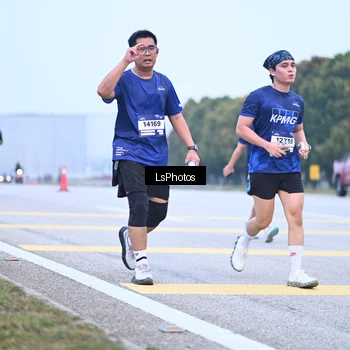 Runner Photo 7558023
