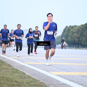 Runner Photo 7558027