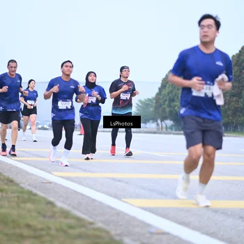 Runner Photo 7558028