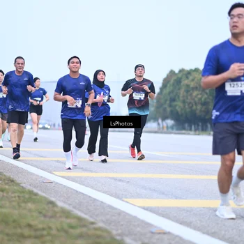 Runner Photo 7558030