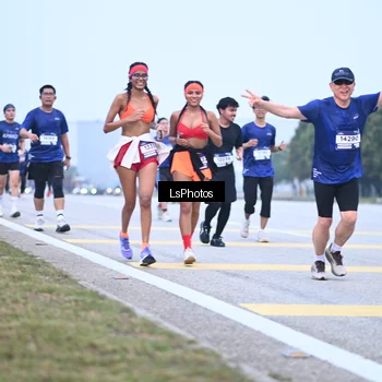 Runner Photo 7558031