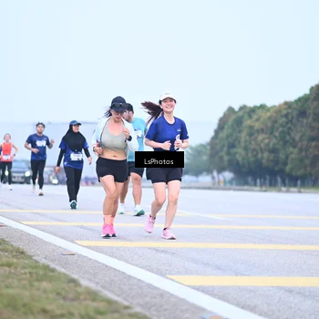 Runner Photo 7558066