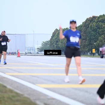 Runner Photo 7558157