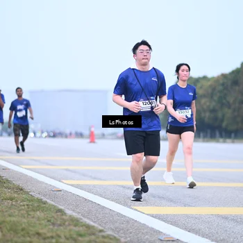 Runner Photo 7558158