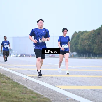 Runner Photo 7558159