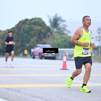 Runner Photo 7558172