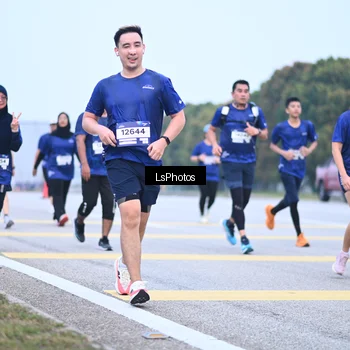 Runner Photo 7558244
