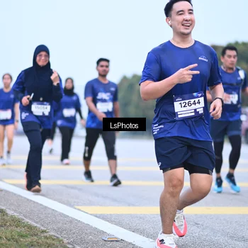Runner Photo 7558247
