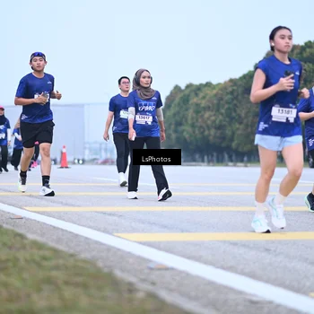 Runner Photo 7558345