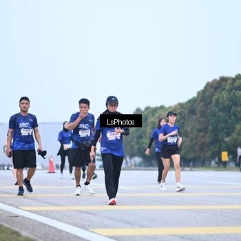 Runner Photo 7558391