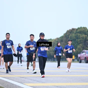 Runner Photo 7558414