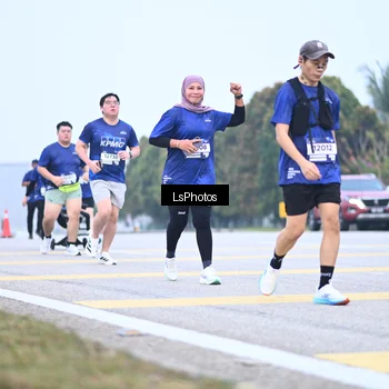 Runner Photo 7558636