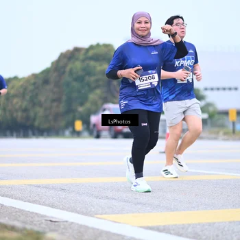 Runner Photo 7558648