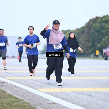 Runner Photo 7558865