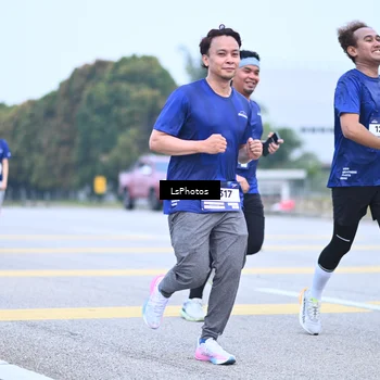 Runner Photo 7558924