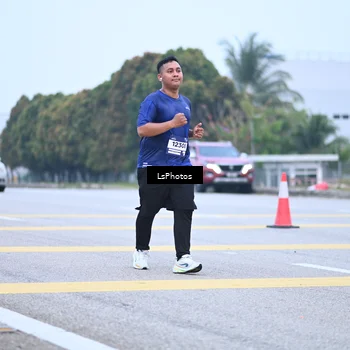 Runner Photo 7558973