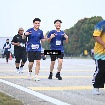 Runner Photo 7559375