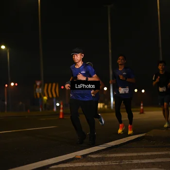 Runner Photo 7560002