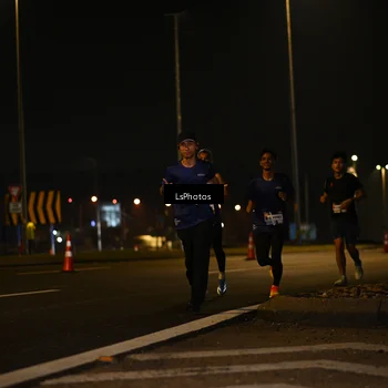Runner Photo 7560003
