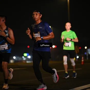 Runner Photo 7560047
