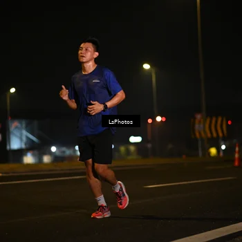 Runner Photo 7560054
