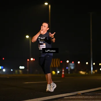 Runner Photo 7560101