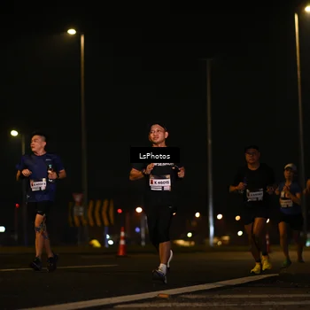 Runner Photo 7560319