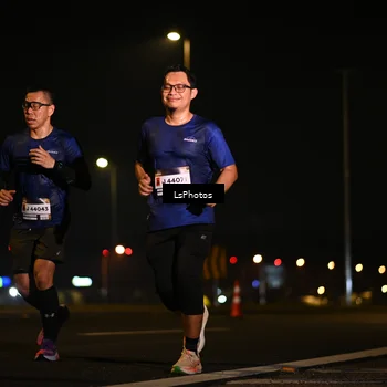 Runner Photo 7560406
