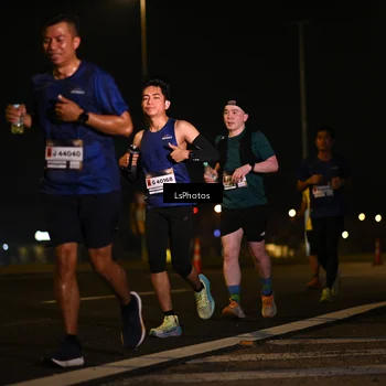 Runner Photo 7560503
