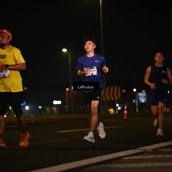 Runner Photo 7560520