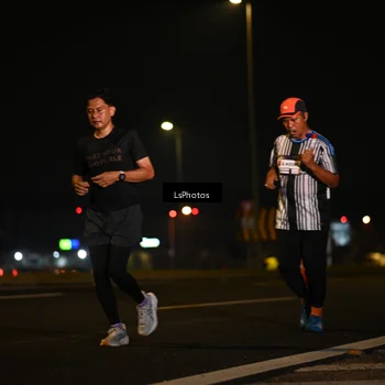 Runner Photo 7560532