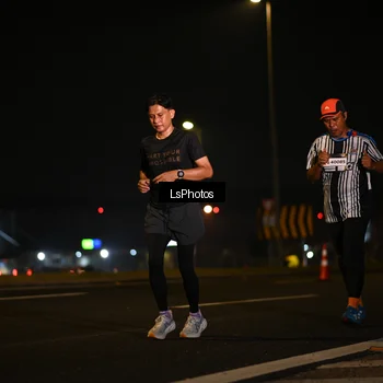 Runner Photo 7560534