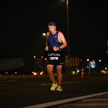 Runner Photo 7560595